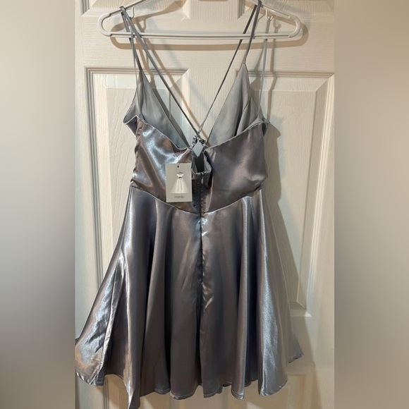 Light blue satin dress - Picture 2 of 3